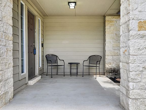 2nd image of 313 Wimberley St