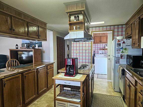 3rd image of 1991 Morning Glory Ct.