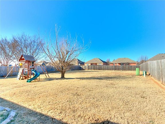 4th image of 16325 Old Elm Ln