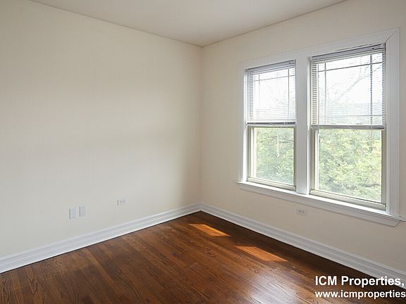 2nd image of 3824 N Sheffield Ave APT 1