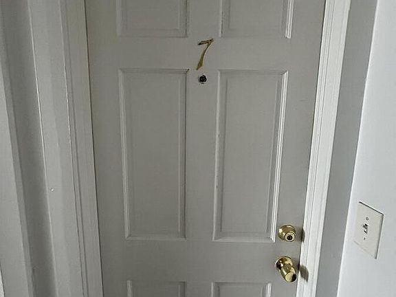 3rd image of 208 N Hamilton St #7
