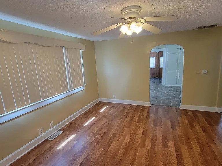 4618 McGuire Ct — Photo 2