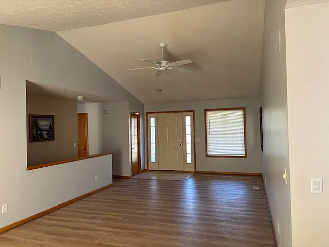 2 bed, 1.5 bath, 1054 sqft, $1,700 — Photo 4