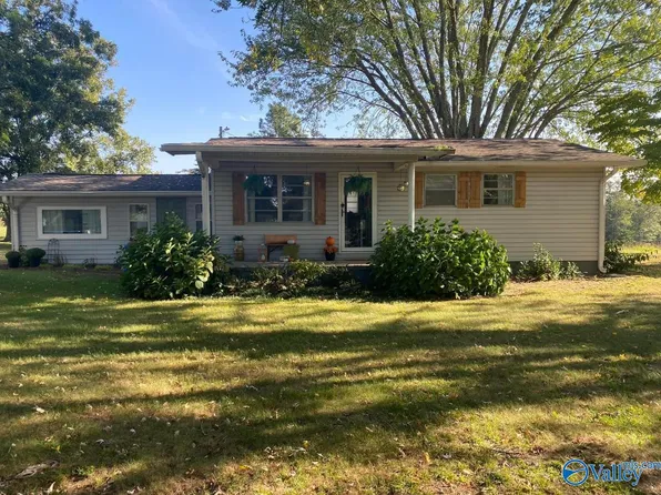 1607 Howell Dr NE, Fort Payne, AL 35967