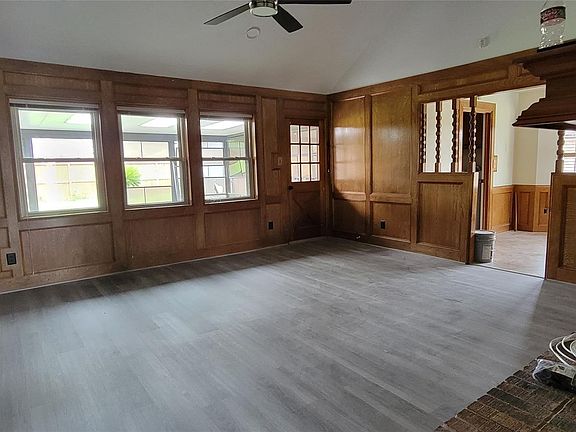 3rd image of 2214 Juanita Ln