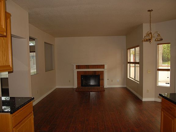 family room / breakfast area