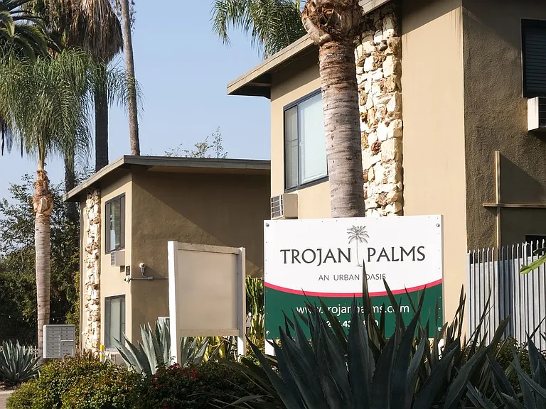 Trojan Palms — Photo 8