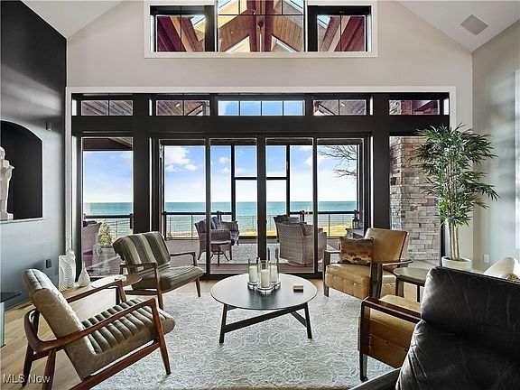 5th image of 17788 Edgewater Dr