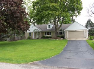 6052 Middle Lake Rd, Clarkston, MI 48346