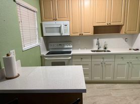 110 SE 2nd St, Hallandale Beach, FL