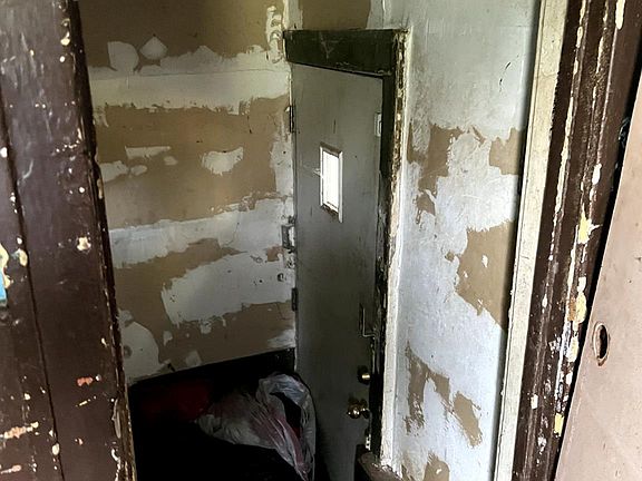 3rd image of 3850 Newport St