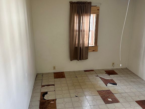 5th image of 480 Desoto Ave