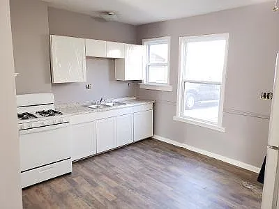 941 Ash St — Photo 6