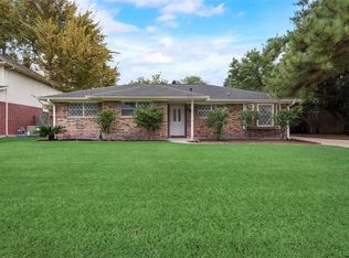 1211 Clear Valley Dr, Houston, TX 77014