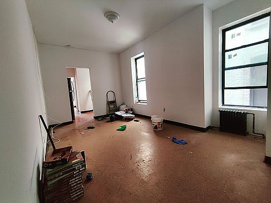 3rd image of 1516 Bedford Ave APT 2A