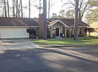 4015 Torrey Pines Dr, Jackson, MS 39272