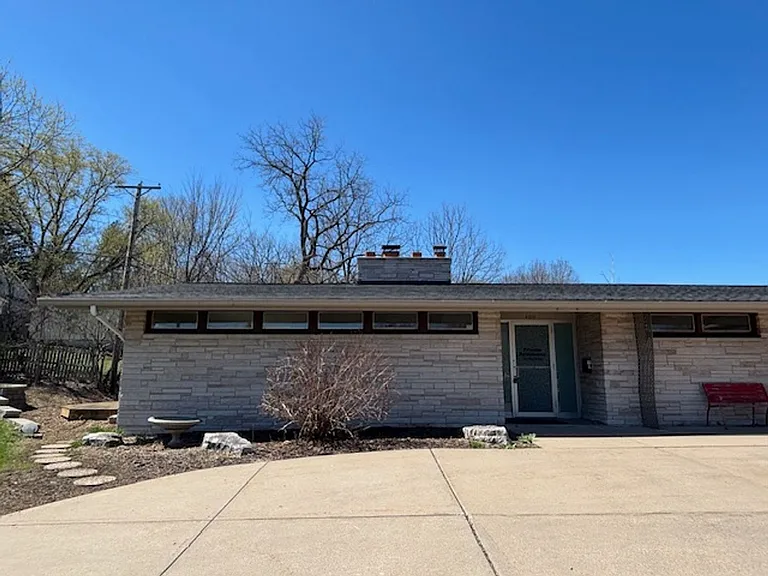 400 Spring St — Photo 1