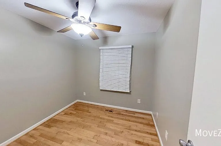 4233 Baylor St — Photo 17