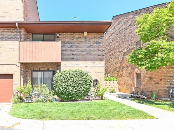 9042 North Park Plaza COURT, Brown Deer, WI 53223
