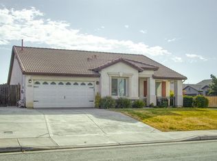 11823 Stellar Ave, Bakersfield, CA 93312