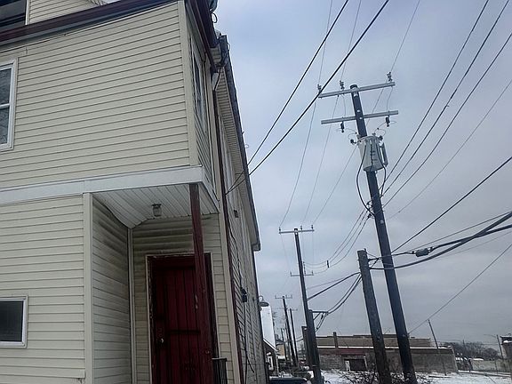 2nd image of 15114 Holmur St
