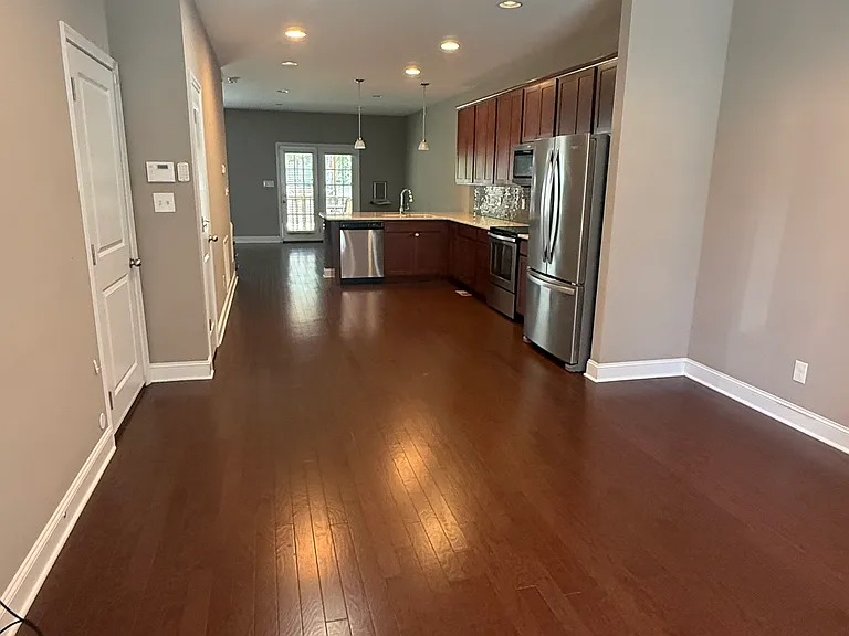 1616 Silver Spur Ln — Photo 27