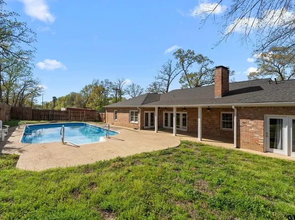 1401 Sequoia Dr, Tyler, TX 75703