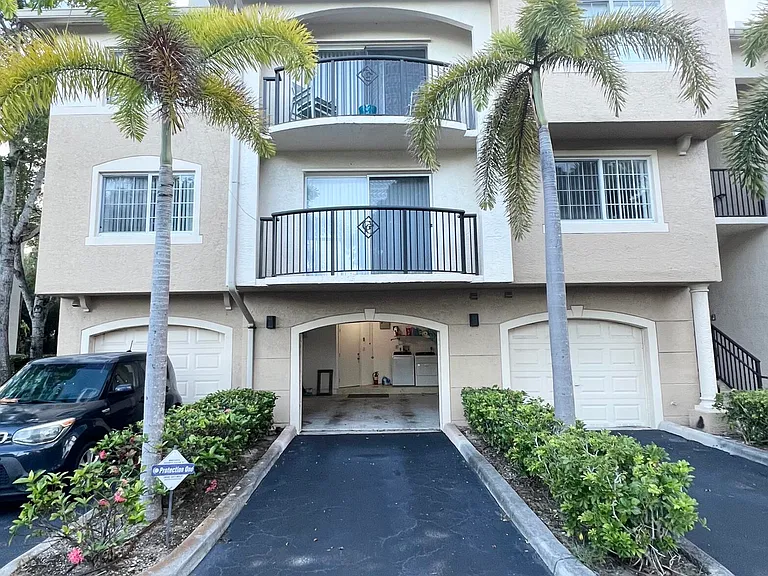 1100 Crestwood Ct S #1103 — Photo 15