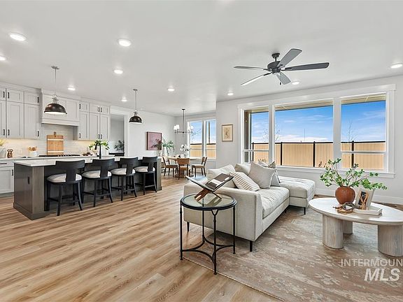 3rd image of 6566 W Los Flores Dr