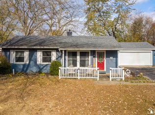 1334 Chestnut Ln, Temperance, MI 48182
