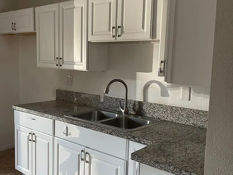 1395 N Pennsylvania Ave — Photo 11