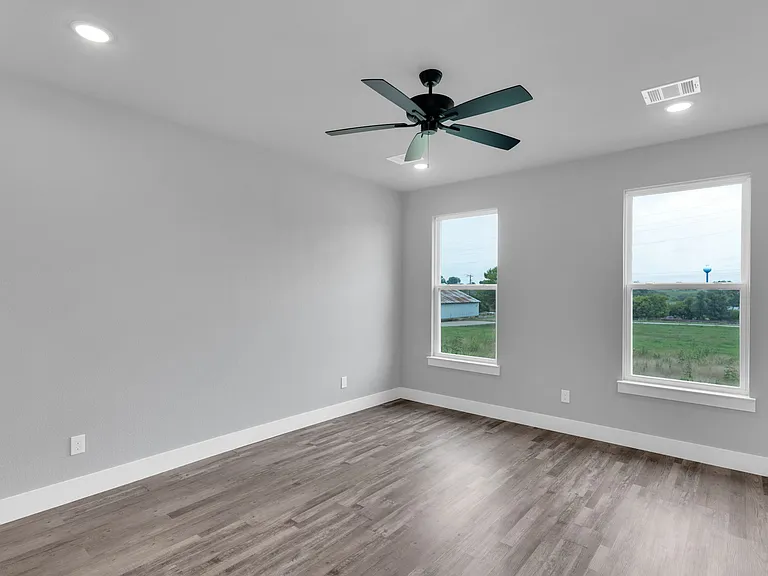 704 N Church St — Photo 10