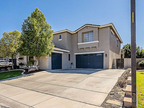3rd image of 3759 E Ravenswood Dr