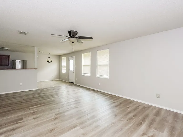 816 Bessemer Dr — Photo 3