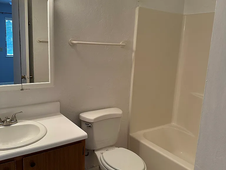 83 SE 16th Ave #E102 — Photo 12