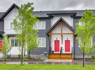 44 W Creekside Blvd SW, Calgary, AB T2X4P3
