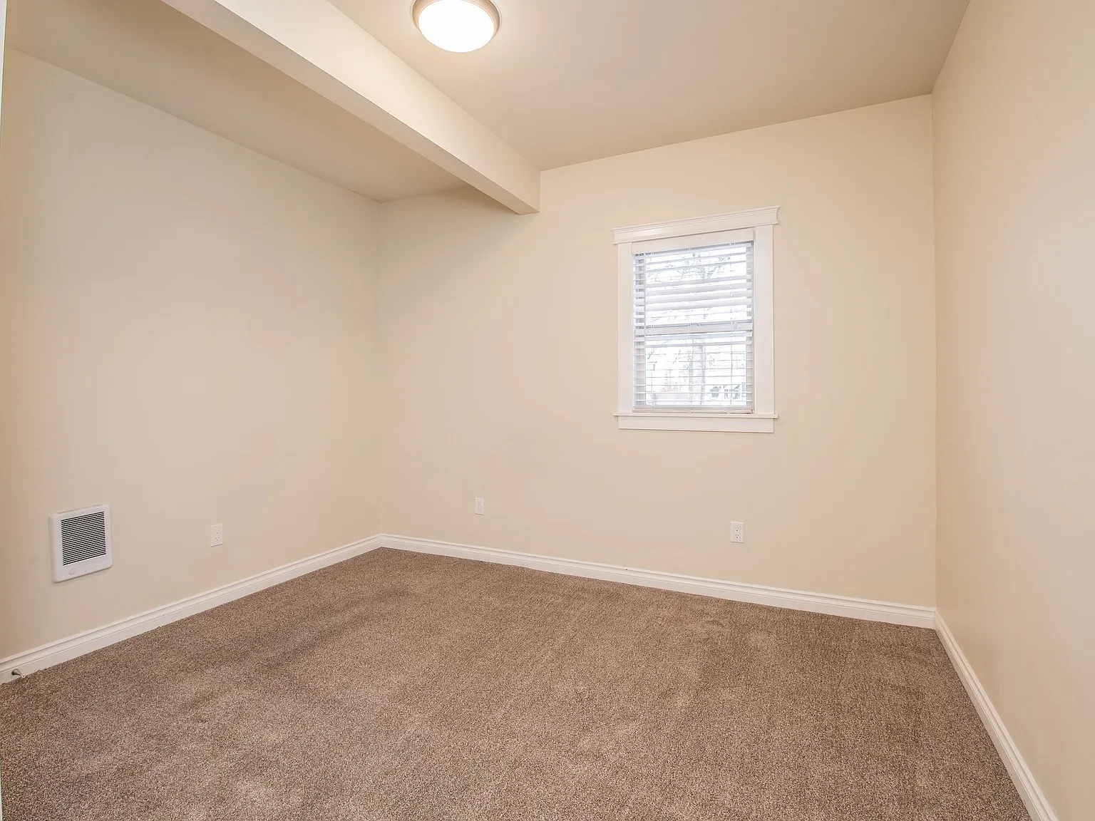 Windsor Apartments — Photo 4