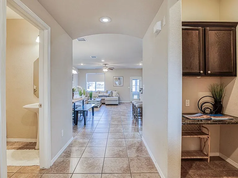 7413 Red Cedar Dr — Photo 35