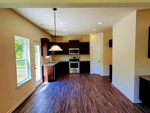 5th image of 210 Timberline Oak Dr