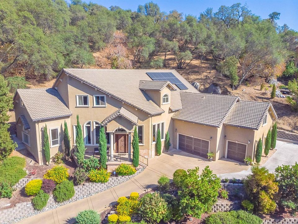 1st image of 2388 Clubhouse Dr