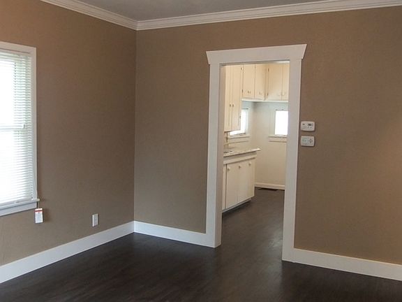 3rd image of 6319 Yakima Ave