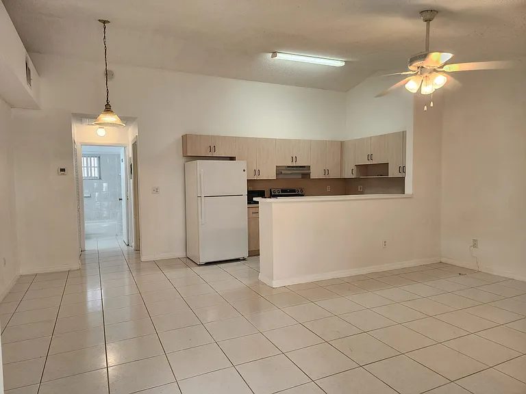 500 NE 3rd St #109 — Photo 2