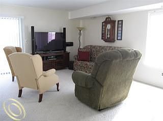3rd image of 41699 Bedford Dr