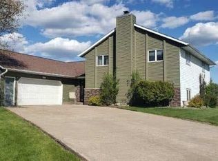 1107 Schroeder Dr, Viroqua, WI 54665