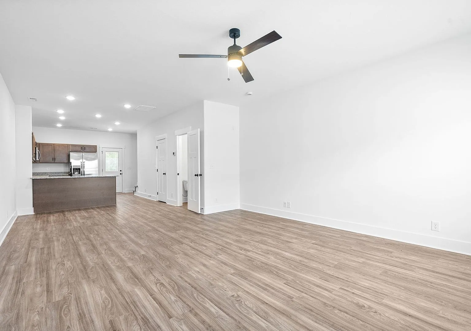 Luxury Townhome For Rent Near Billy Dunlop Park! — Photo 4
