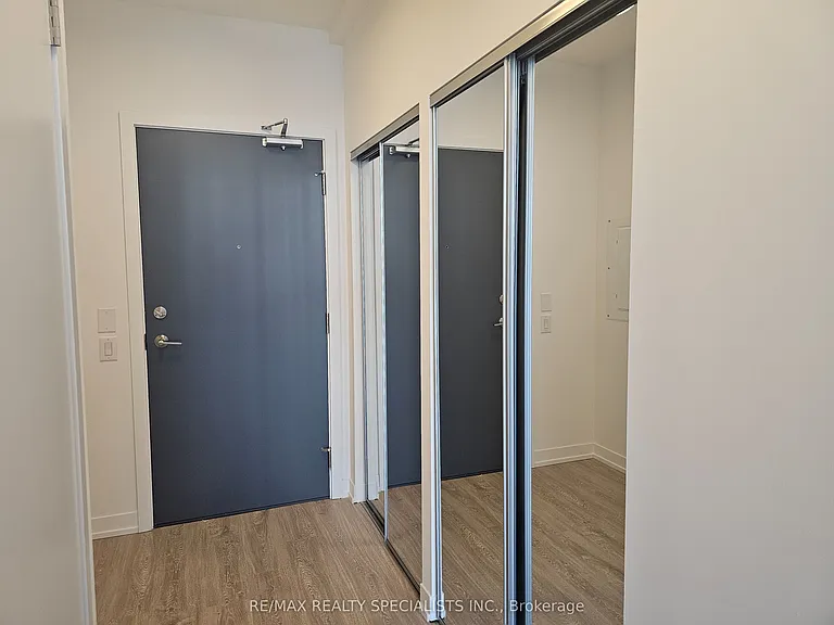 2485 Eglinton Ave W #712 — Photo 3