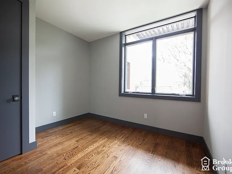 81 Stanhope St #3A — Photo 4