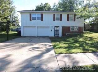 4337 SW Twilight Dr, Topeka, KS 66614