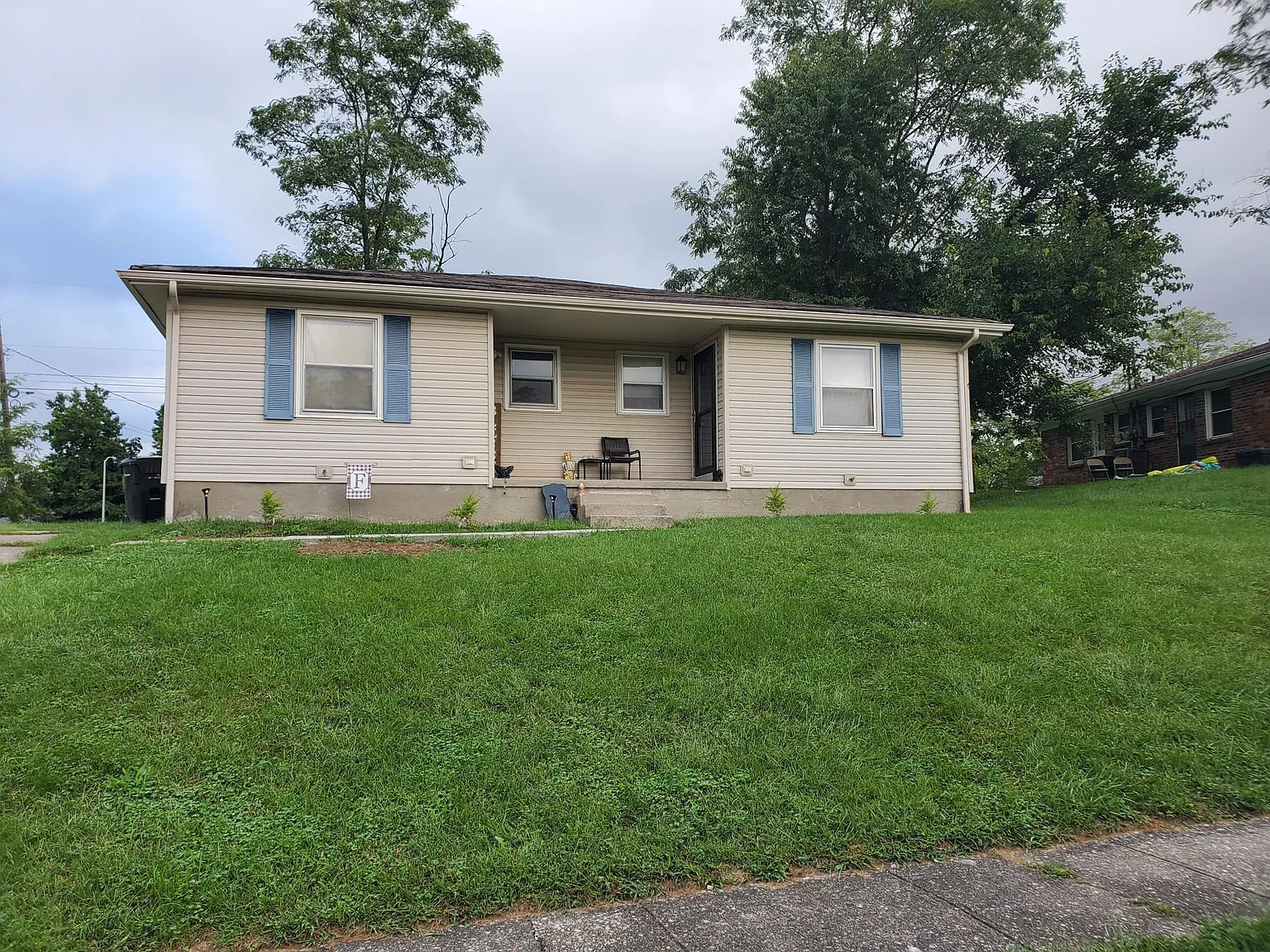 2 bed, 900 sqft, $950 — Photo 1