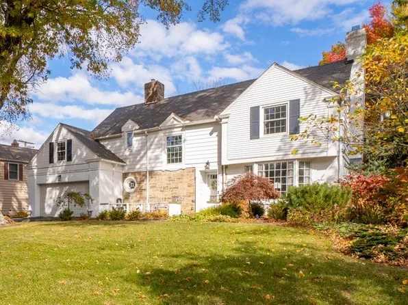 3133 Somerset Dr, Shaker Heights, OH 44122